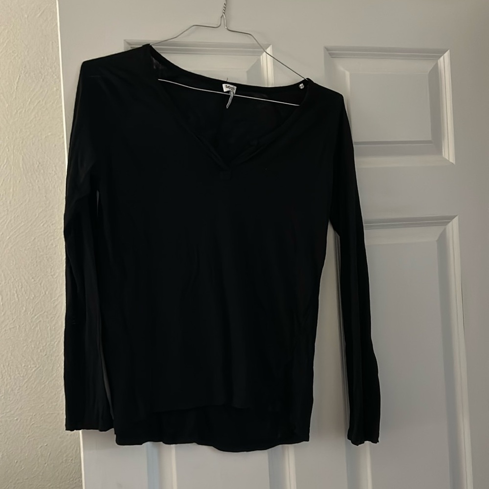 Black long sleeve v scoop neck with v slit tee